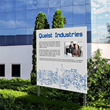 Firmenschild in quadratischer Form bedrucken