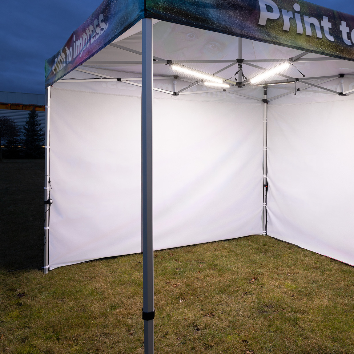 Universal LED Beleuchtungsset am Faltzelt - flächige, gleichmäßige Ausleuchtung nach unten