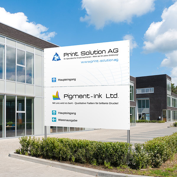 Aufsteller mit Firmenschildern im Querformat