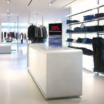 Q-Frame® T als edler Tischaufsteller für Angebote und Aktionen