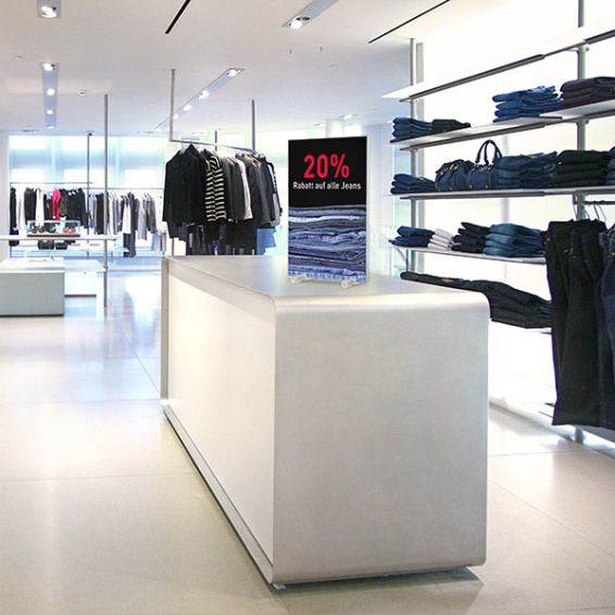 Q-Frame® T als edler Tischaufsteller für Angebote und Aktionen