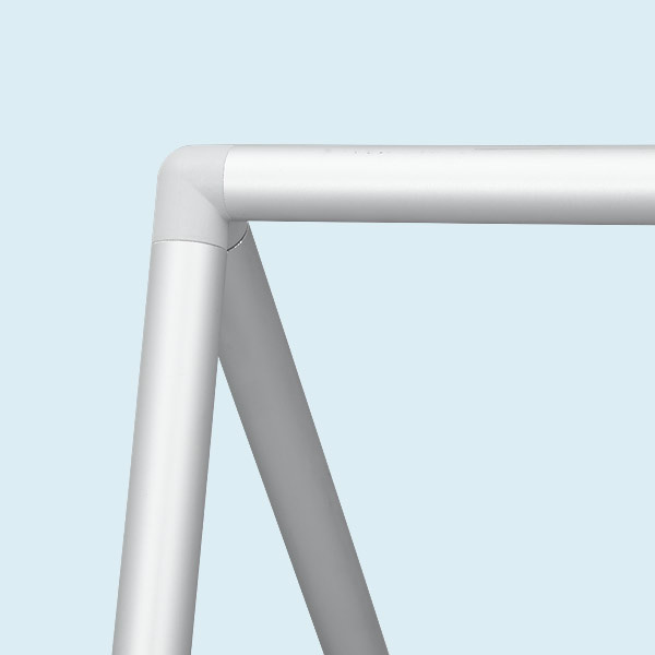 Werbebande, Detail: Ecke mit Systemverbinder aus Kunststoff