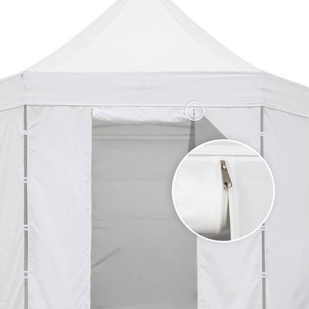 aufrollbare Tür mit zwei beidseitig bedienbaren Doppelreißverschlüssen