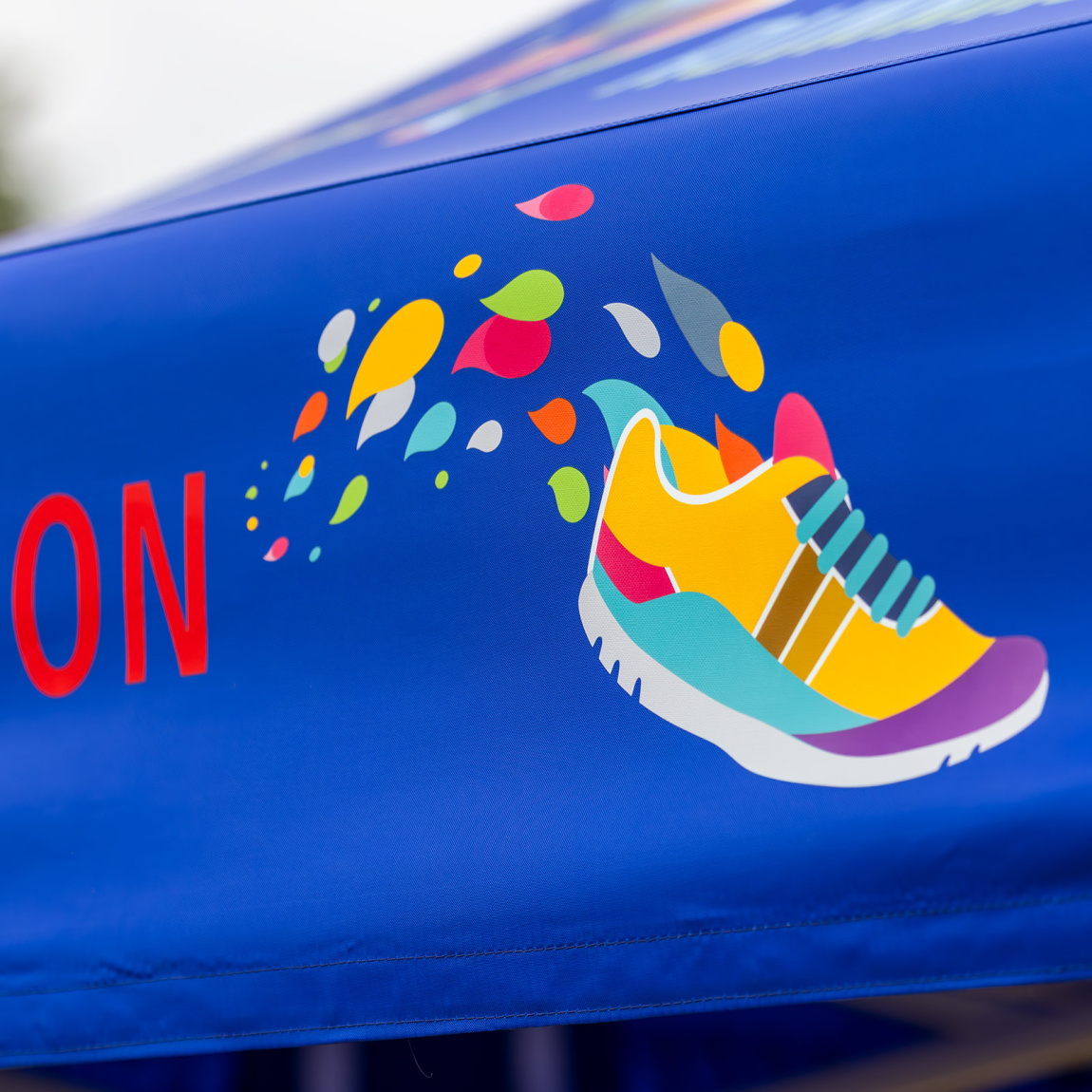 DTF-Druck auf dem Zeltvolant