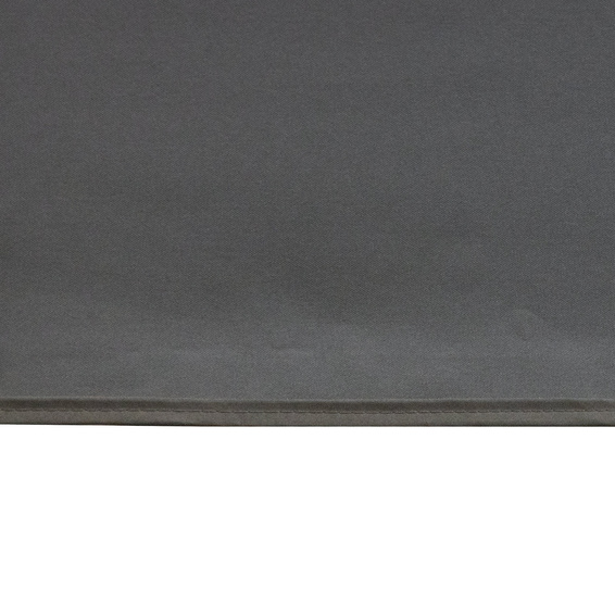 Volant mit farblich passendem Einfassband