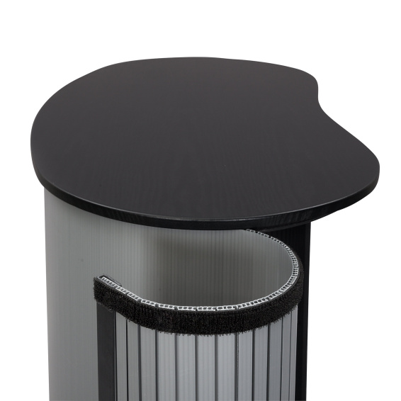 einfache Montage: Befestigung der Lamellenbahn durch Ankletten