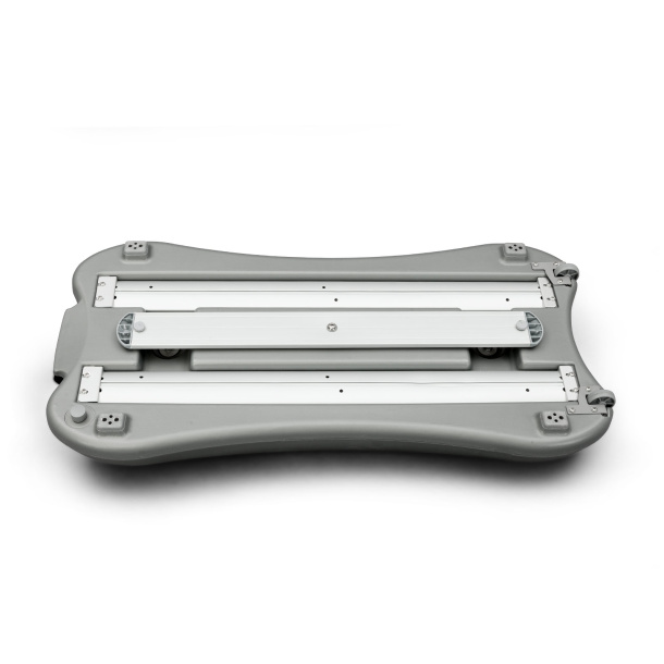 Displaykassetten wettergeschützt unter dem wasserbefüllbaren Fuß montiert