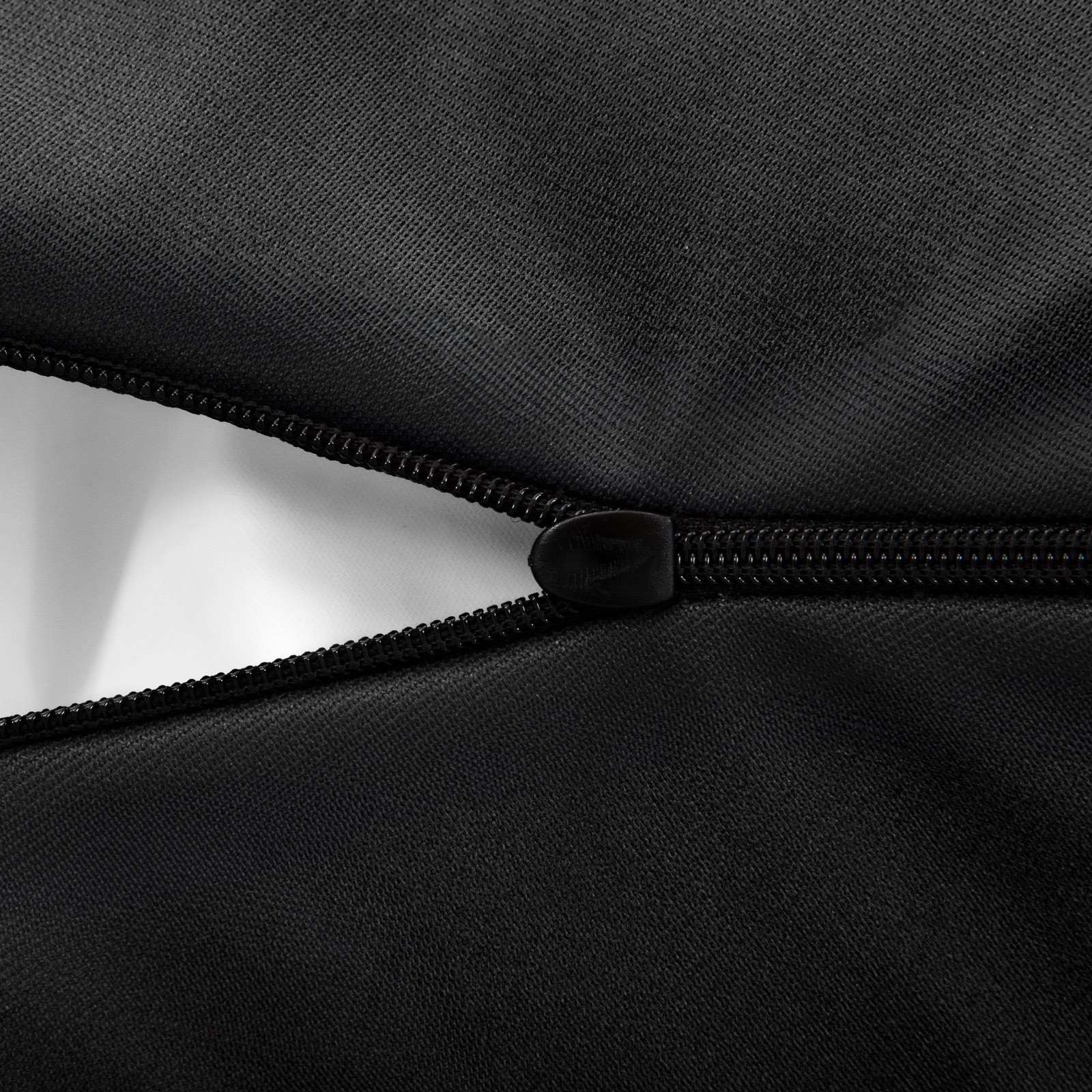 Sitzsack rund, mit Reißverschluss zur leichten Entnahme des separaten Inletts