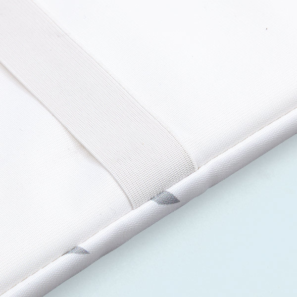 Bierbankauflage, Unterseite mit Gummibändern zur Befestigung